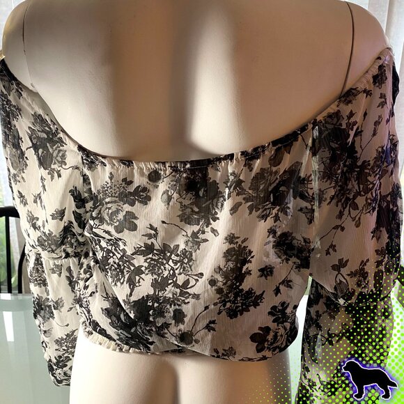 Sheer Black and White Rose Printed Off the Shoulder Slit Arm Top Size 4 / 6 S - Picture 2 of 6